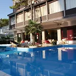 Hotel Corona